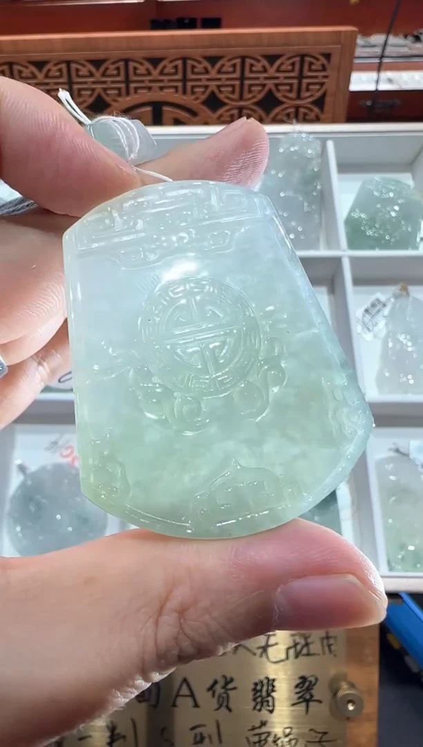 翡翠挂件未镶嵌A货翡翠多样性孤品