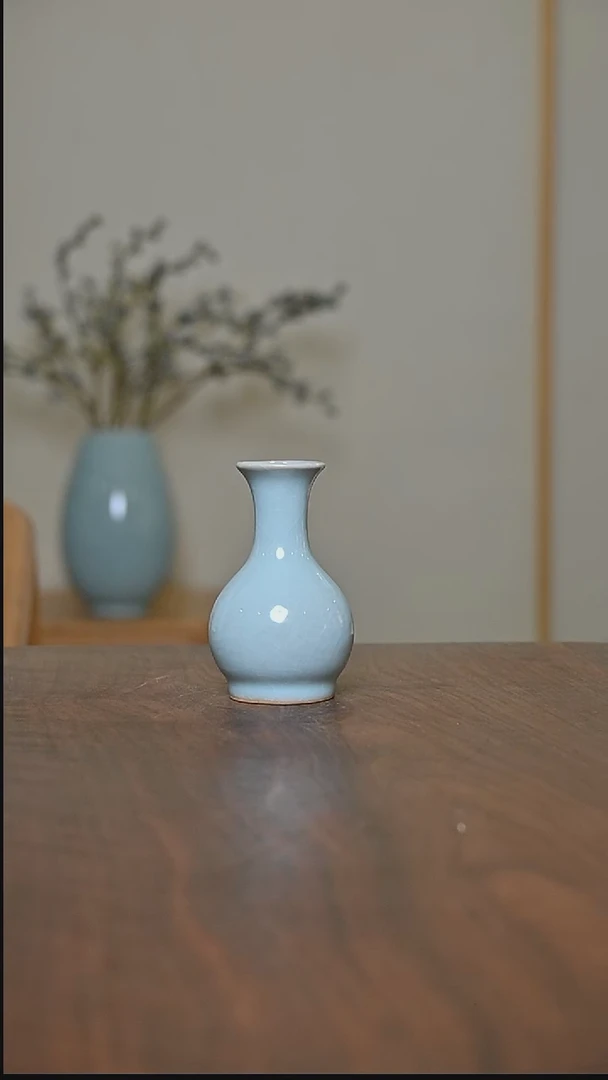 天青釉 小鹅颈瓶 微瑕 朱家汝窑款9cm