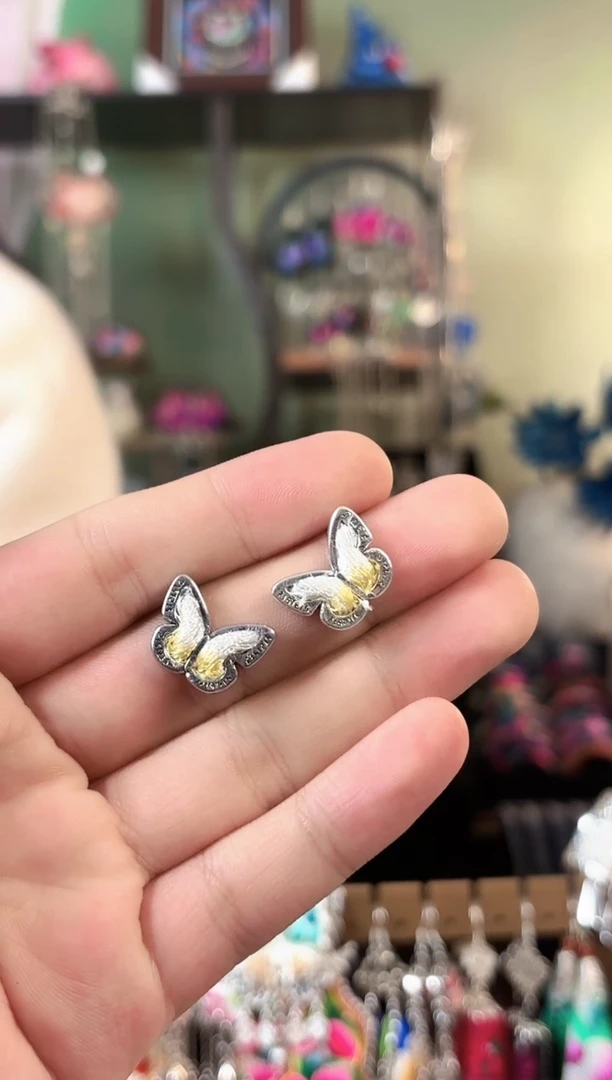 彩云南阁非遗老绣苗银饰品630