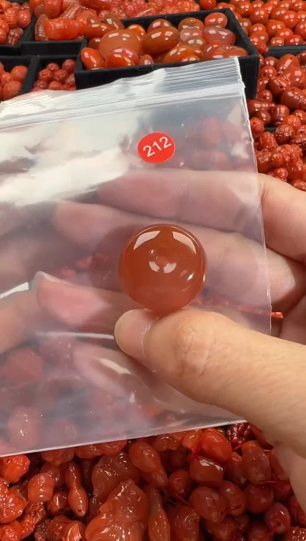 颈饰未镶嵌南红玛瑙1