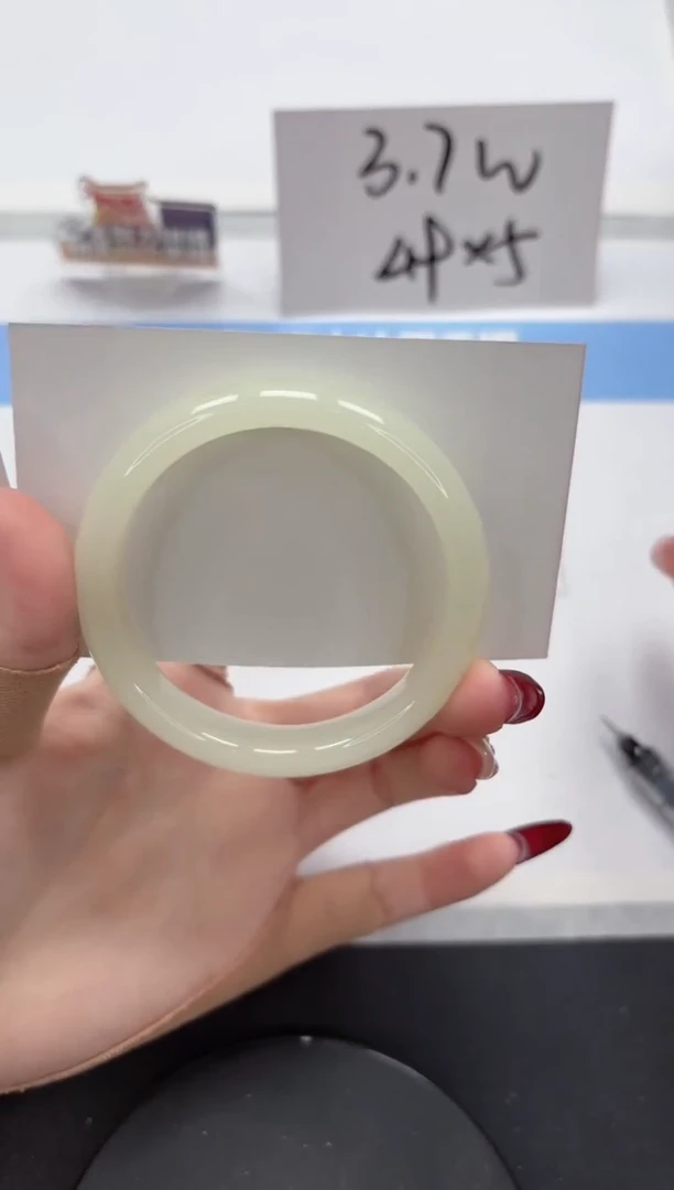 【闪购商品】石英质玉手镯未镶嵌A396-57.1