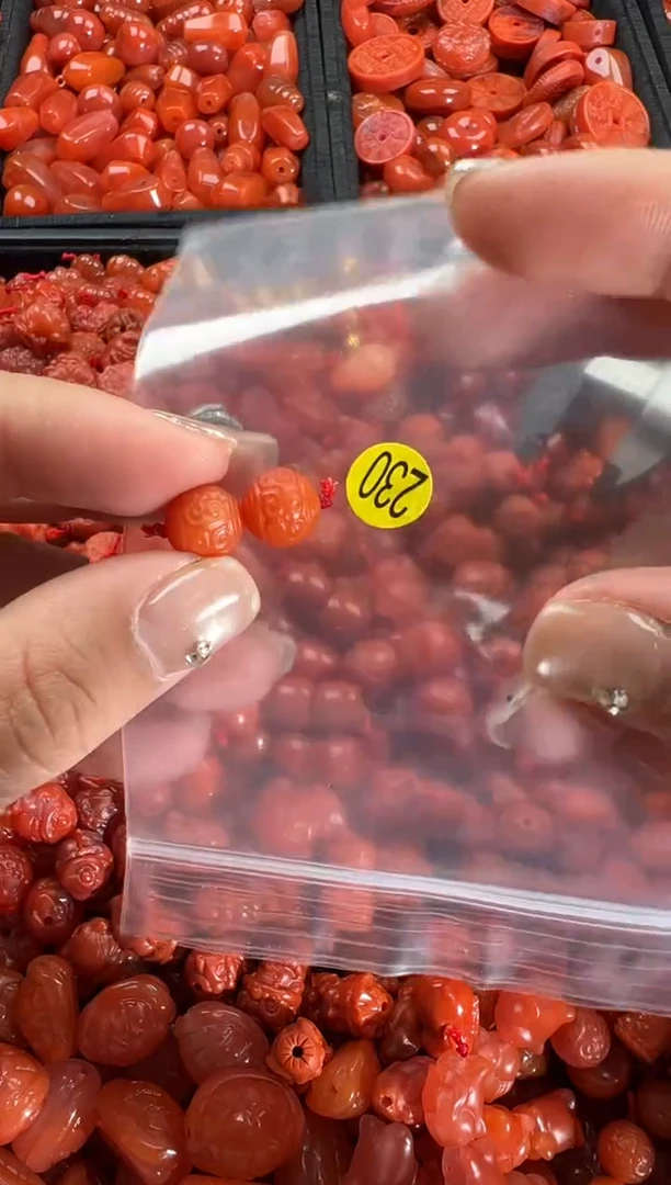 【闪购商品】南红玛瑙颈饰未镶嵌1