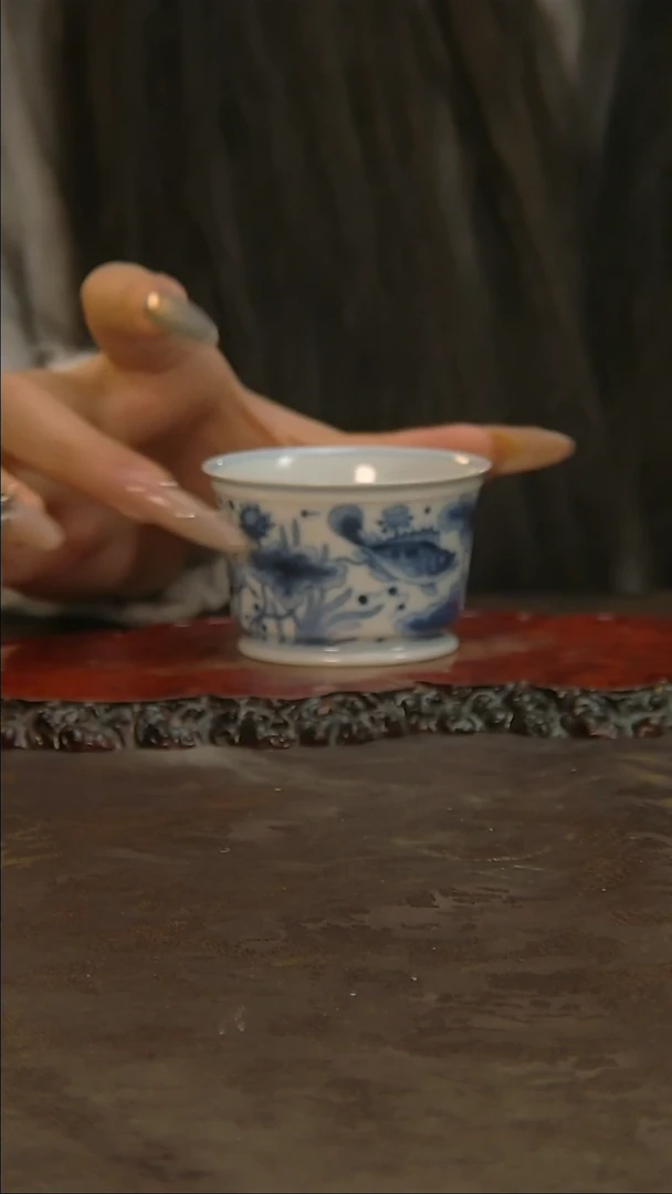 【闪购商品】青花手绘鱼藻主人杯