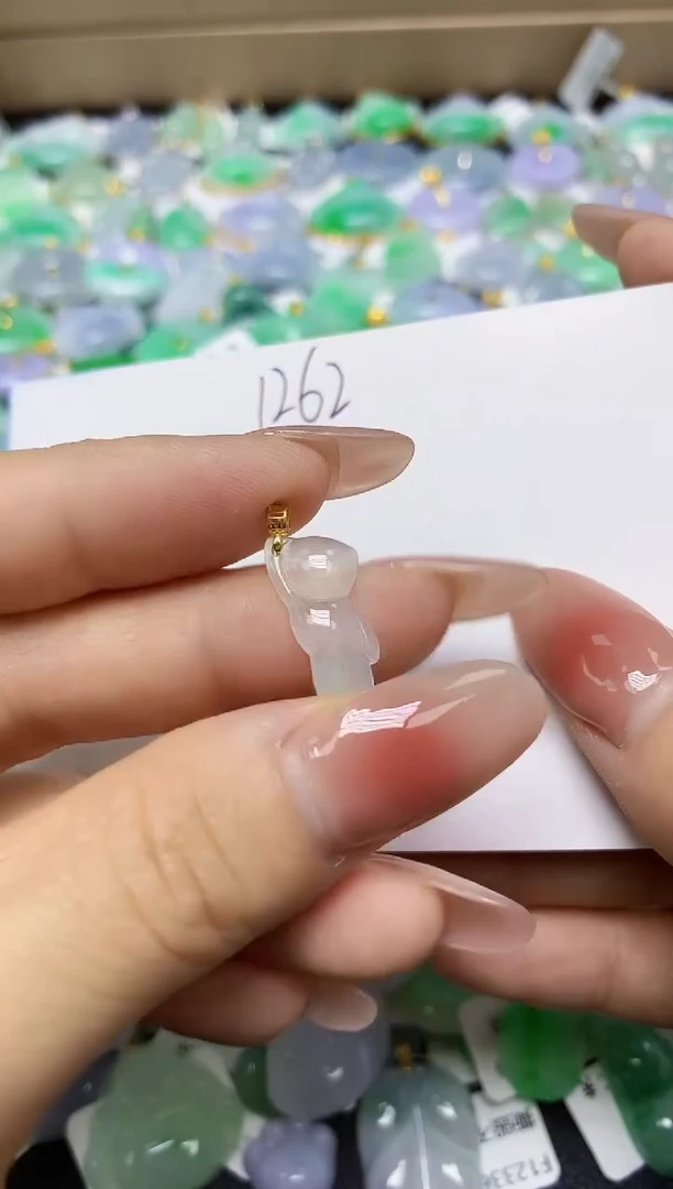 翡翠未镶嵌颈饰 天然缅甸翡翠A货