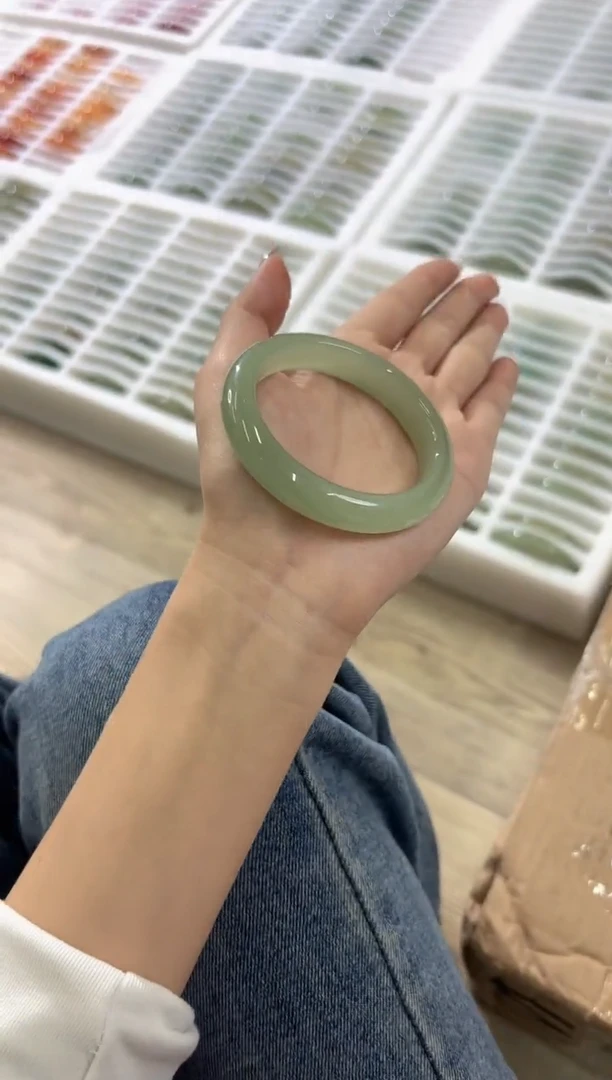 未镶嵌手镯石英质玉79-54D