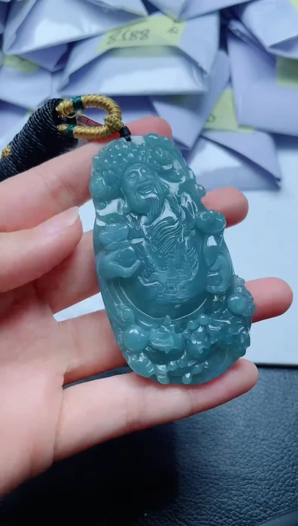 翡翠未镶嵌颈饰