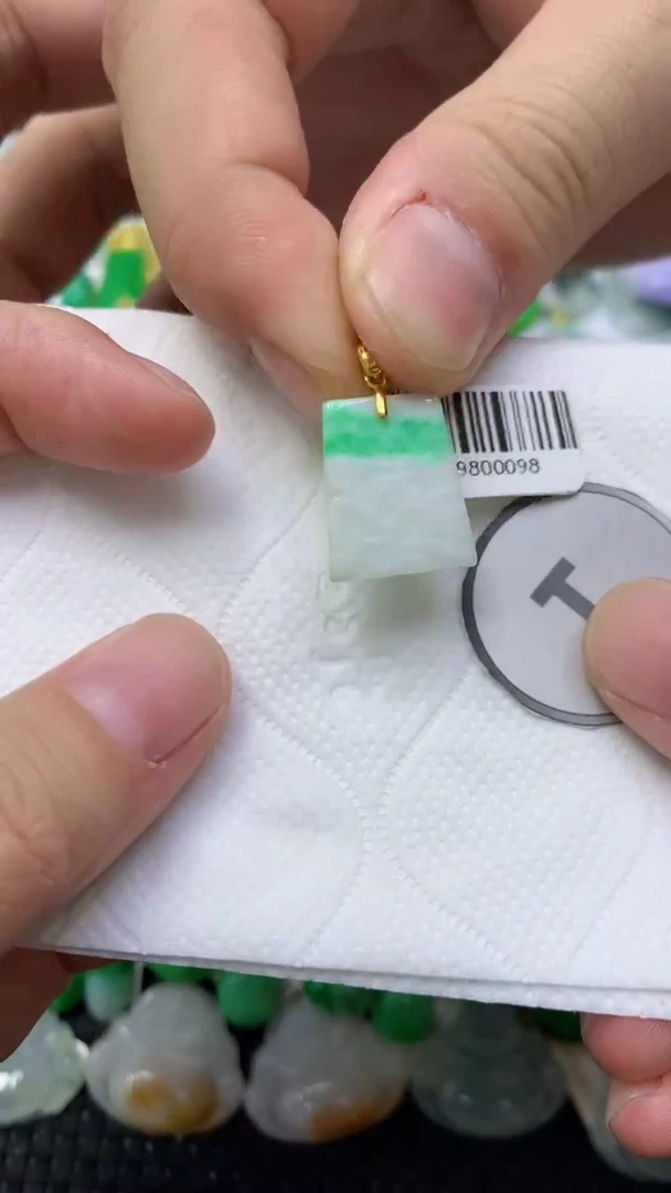 颈饰未镶嵌翡翠天然缅甸翡翠A货