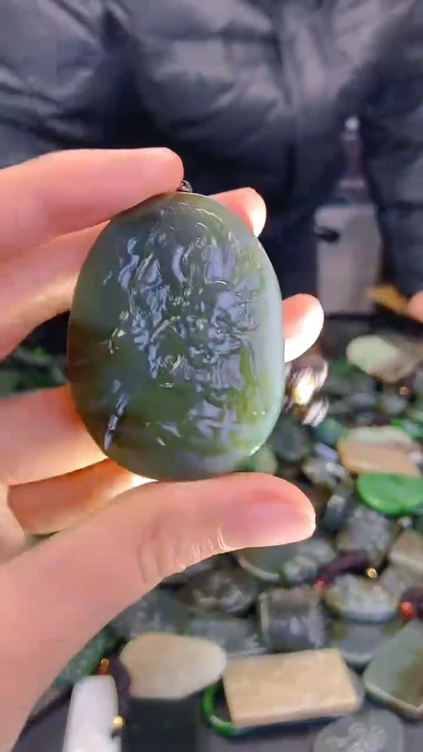 颈饰未镶嵌和田玉1