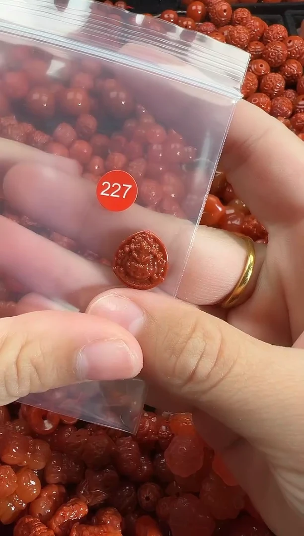 颈饰未镶嵌南红玛瑙1