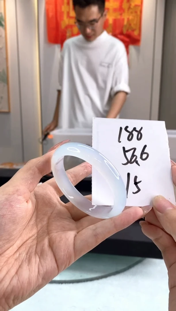 玛瑙/玉髓手镯未镶嵌1