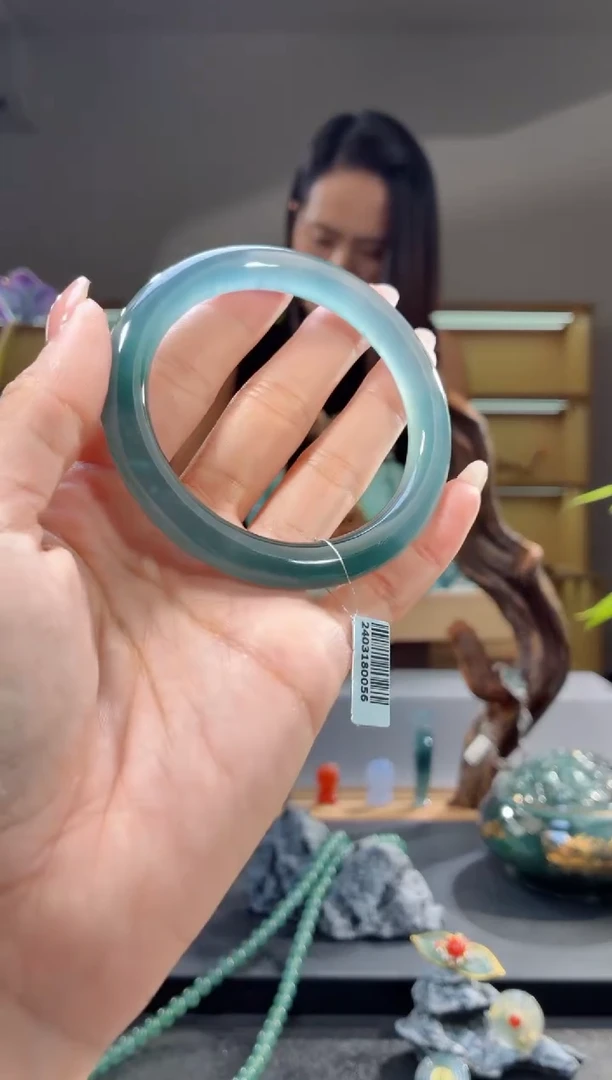 未镶嵌手镯翡翠56+圈