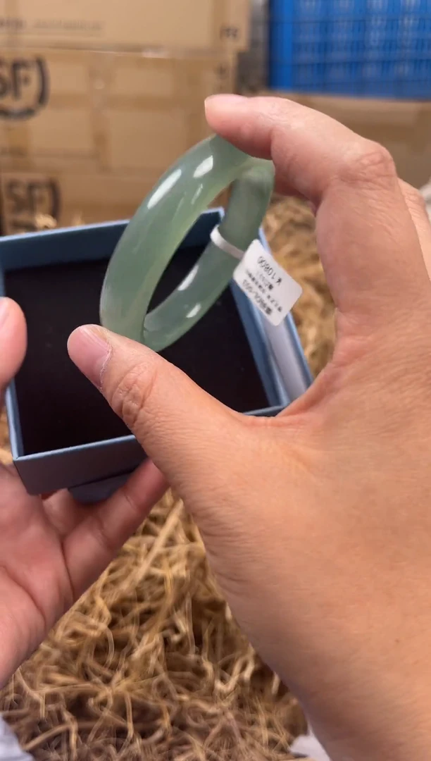 未镶嵌手镯石英质玉DL003