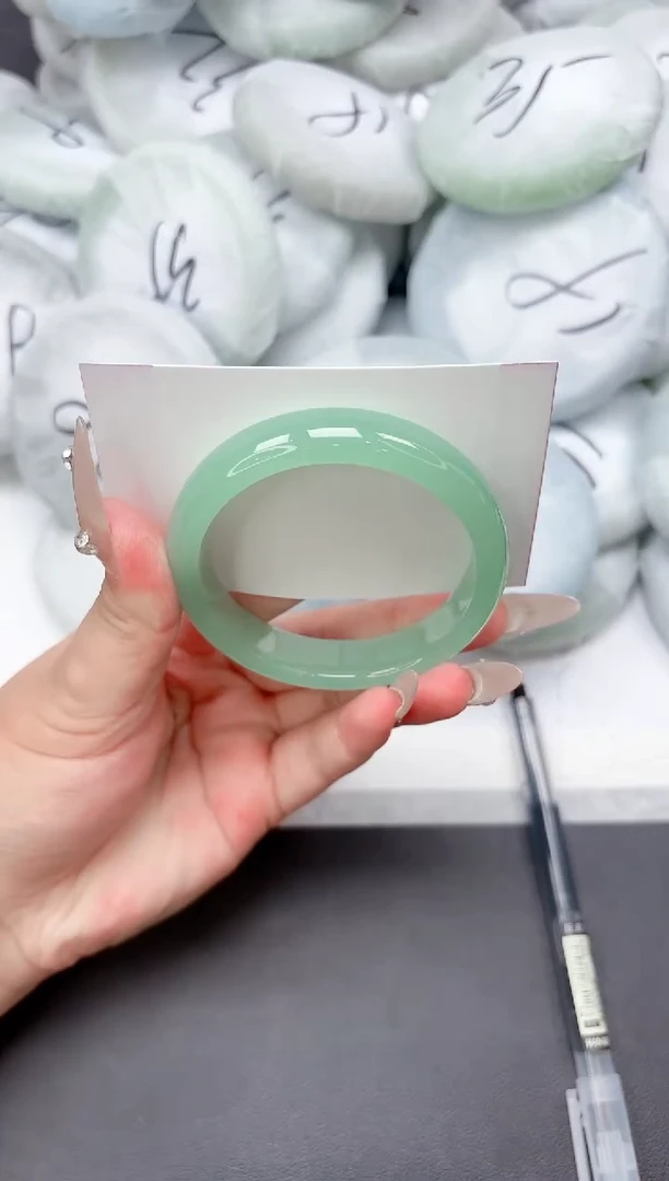 未镶嵌手镯石英质玉113-55.4