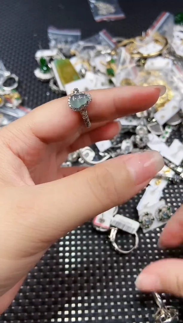 翡翠未镶嵌耳饰1111111111