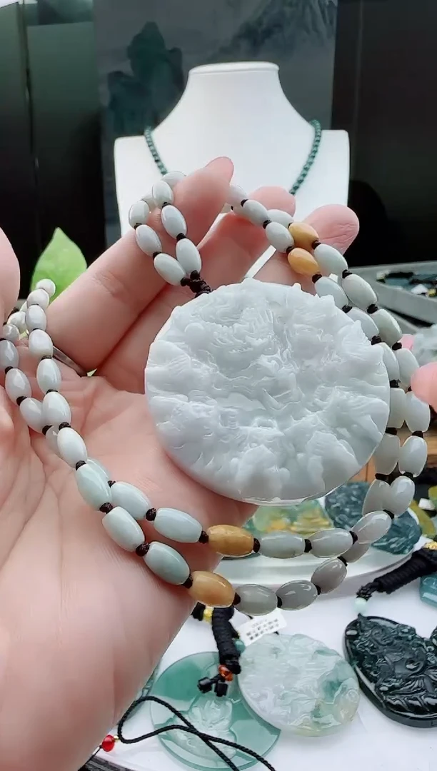 【闪购商品】翡翠颈饰未镶嵌多样性随机一件发货