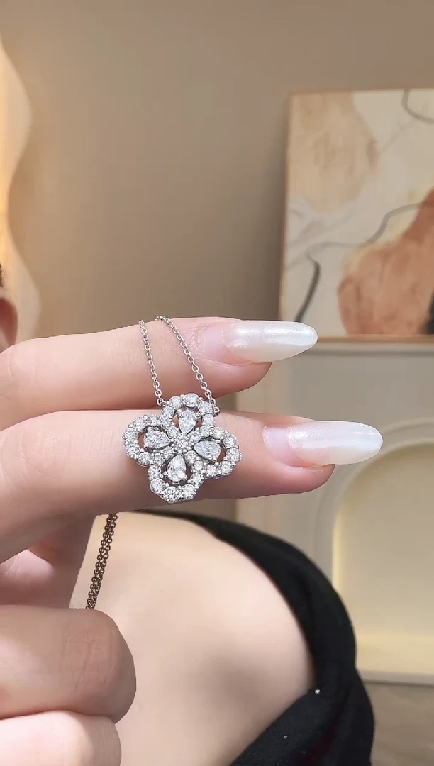 铂Pt950镶嵌颈饰实验室培育钻石lo项链