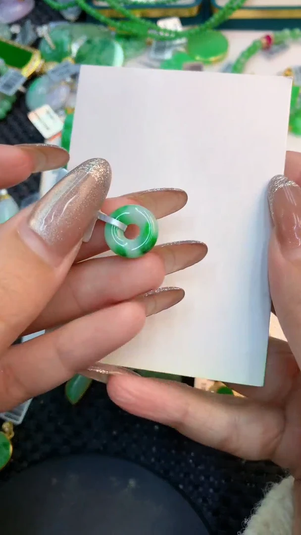 颈饰未镶嵌翡翠1