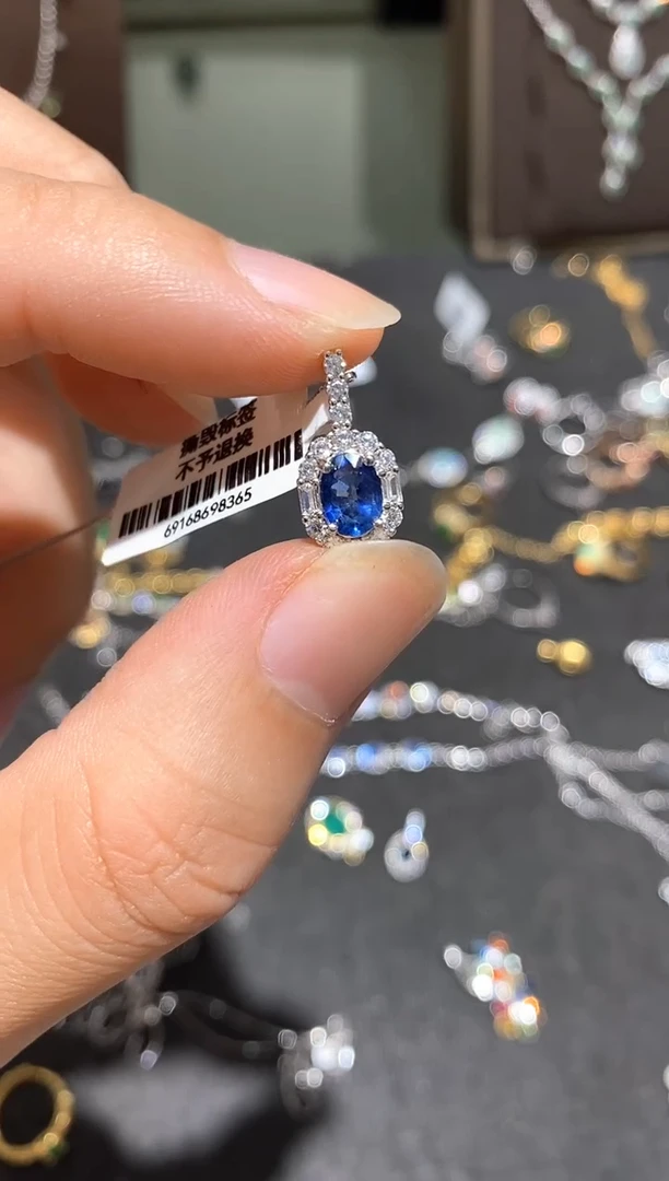 颈饰蓝宝石银S925镶嵌吊坠