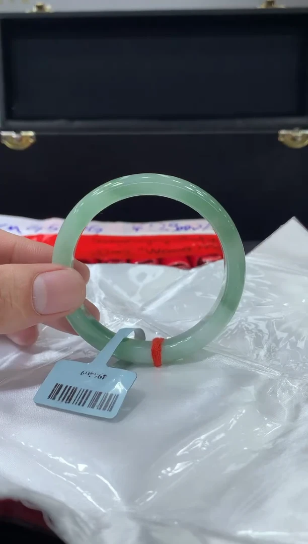 未镶嵌手镯翡翠翡翠手镯