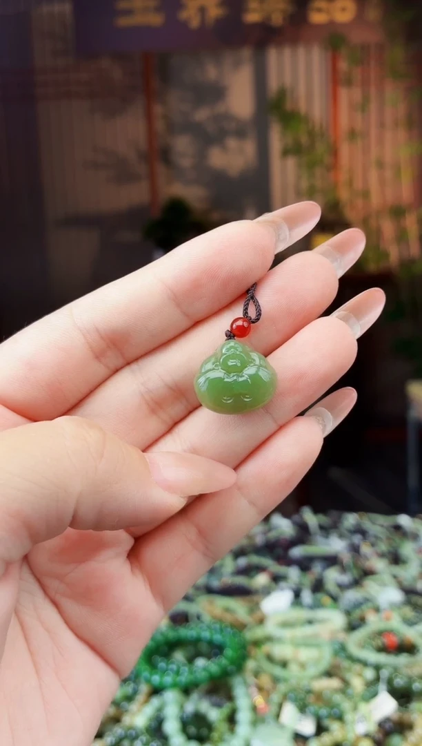 和田玉未镶嵌颈饰拍一发一