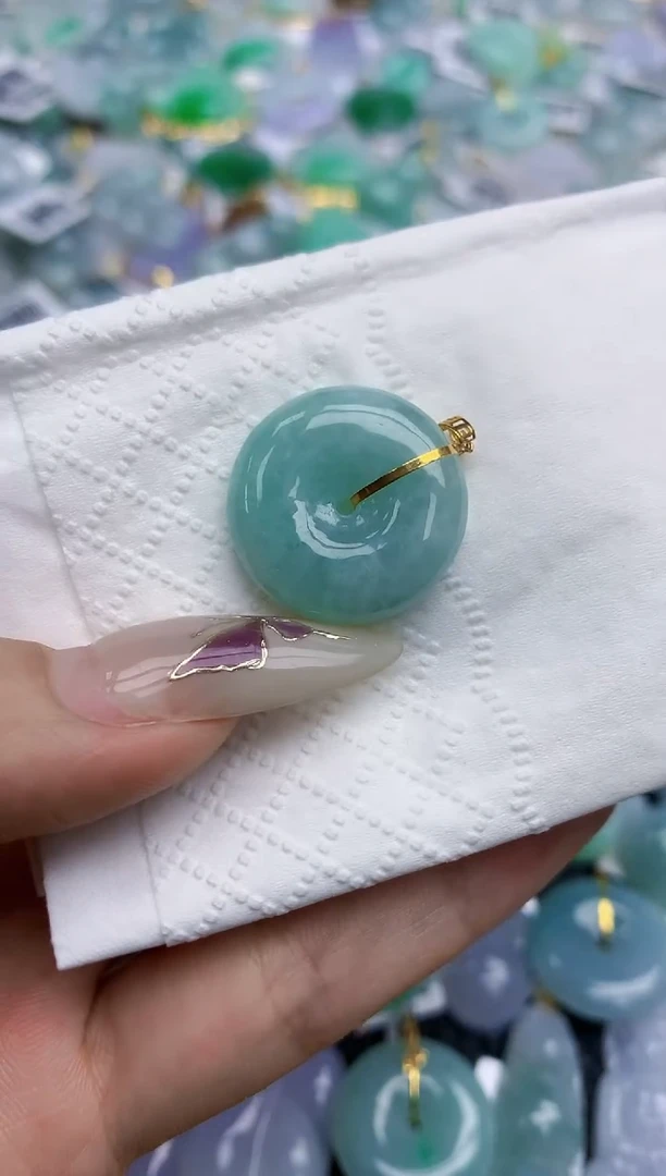 翡翠挂件18K金镶嵌天然翡翠A货