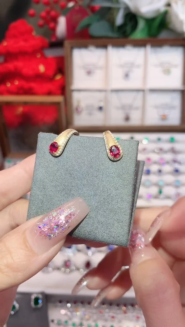 18K金镶嵌耳饰红宝石0.70ct/天然宝石/七天无理由
