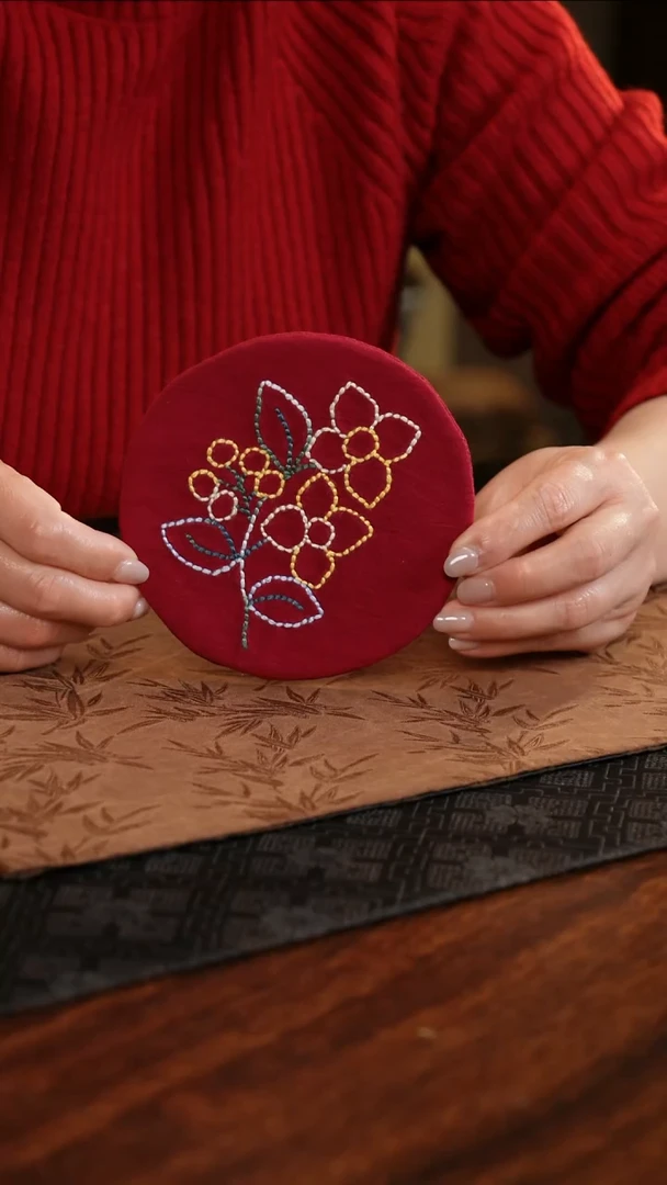 【闪购商品】织绣花卉圆形小号杯垫E款