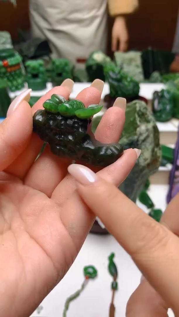 未镶嵌和田玉（碧玉）珠宝半成品随机发货一个