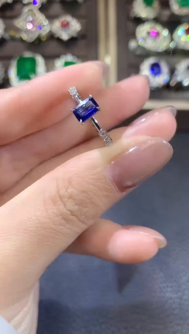 【闪购商品】蓝宝石戒指18K金镶嵌D11