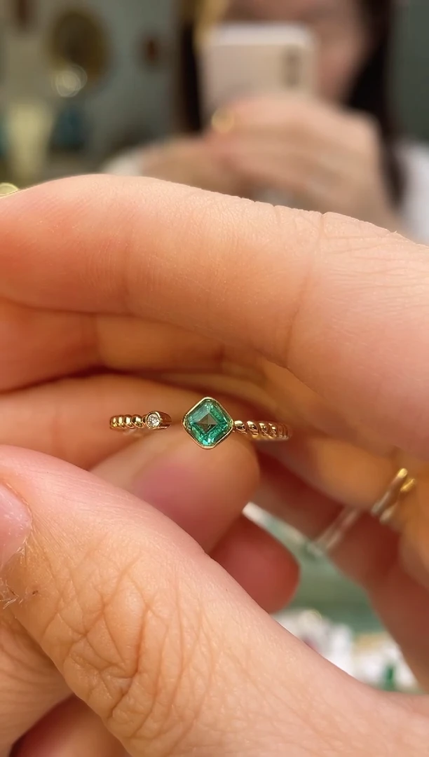 祖母绿戒指银S925镶嵌哥伦比亚主石：0.21ct