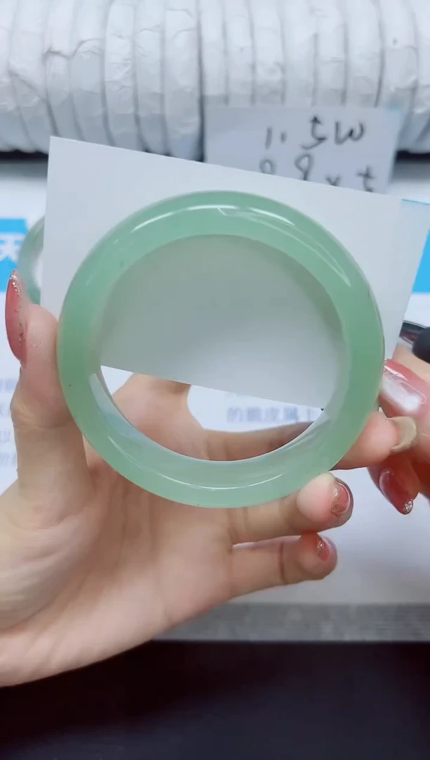 石英质玉手镯未镶嵌111/59.3