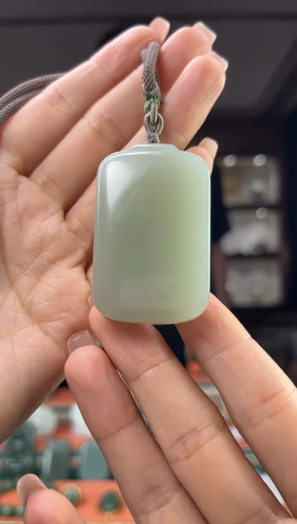 和田玉未镶嵌颈饰佩佩