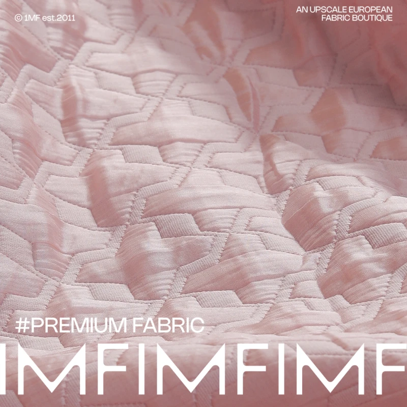 BAL面料 .PL时装粉色调双面绗缝面料 宽134CM 意大利直邮