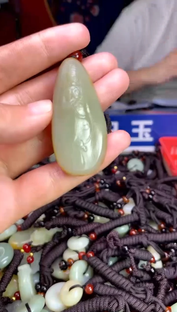未镶嵌和田玉挂件1
