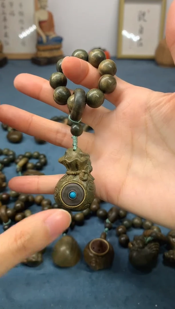 【闪购商品】维腊木（绿檀）把件赚钱袋 盘玩件