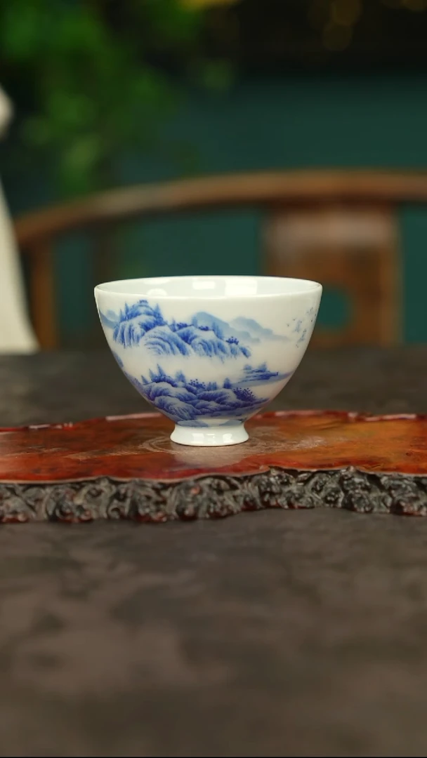 青花手绘山水主人杯
