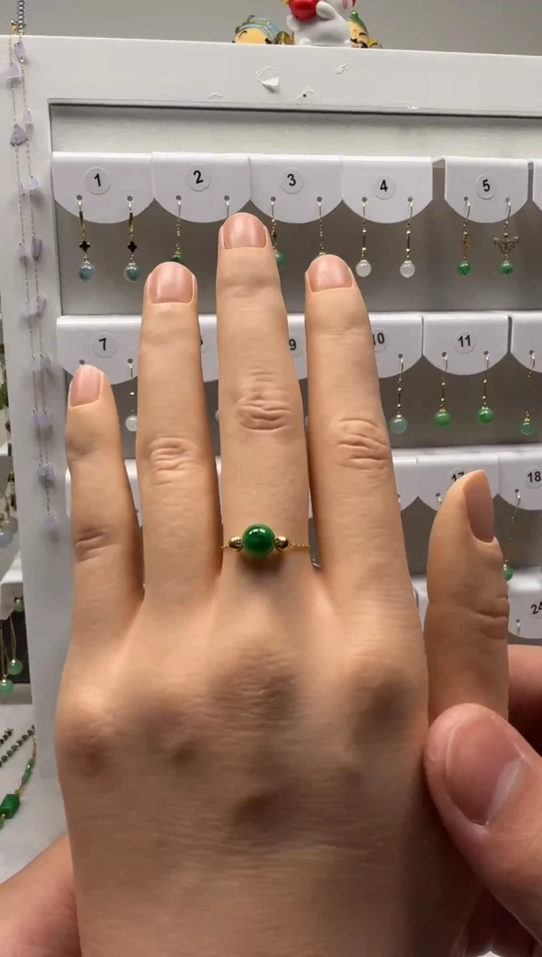 18K金镶嵌戒指翡翠缅甸天然翡翠a货