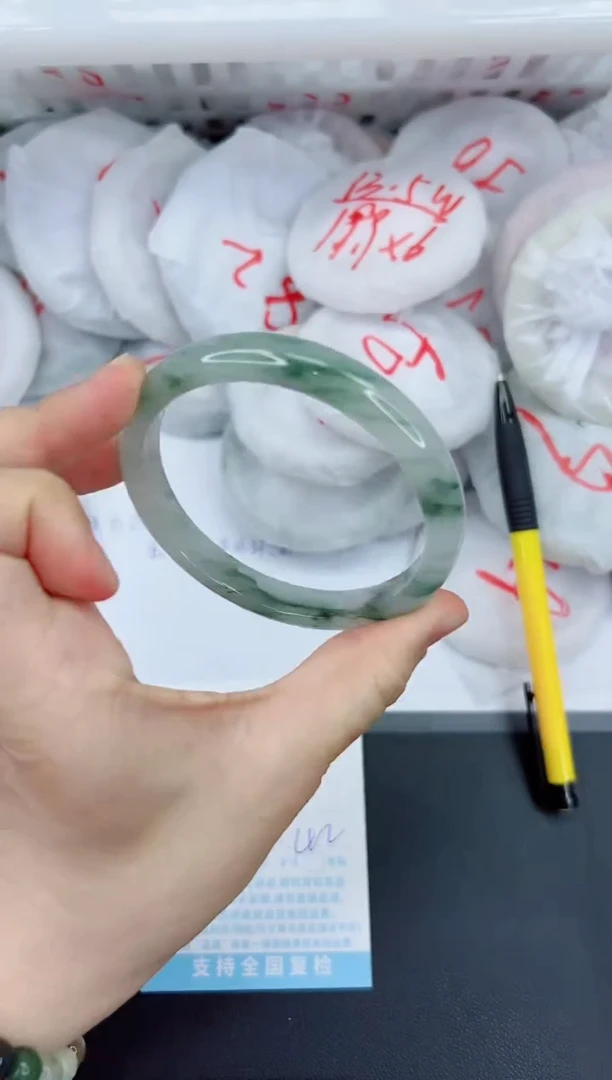 【闪购商品】石英质玉手镯未镶嵌228-65