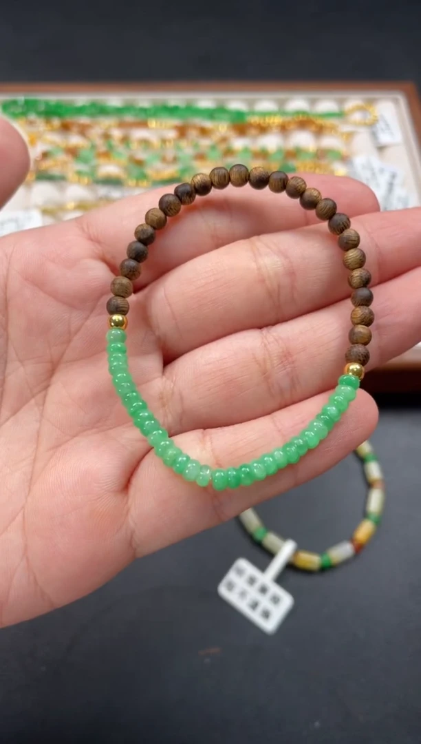 套链足金镶嵌翡翠多样性  发货一个  P165