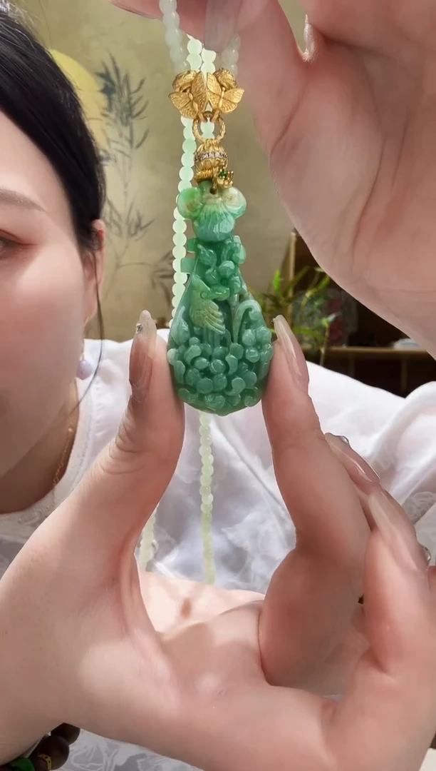 颈饰未镶嵌翡翠吊坠