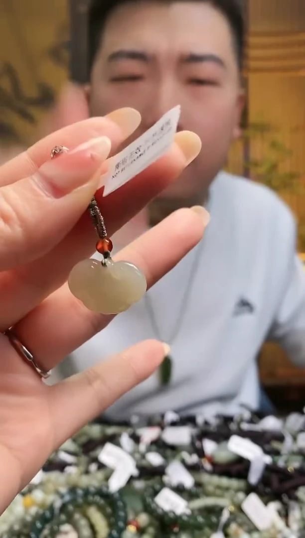 【闪购商品】和田玉颈饰未镶嵌多样性发货，拍一发一