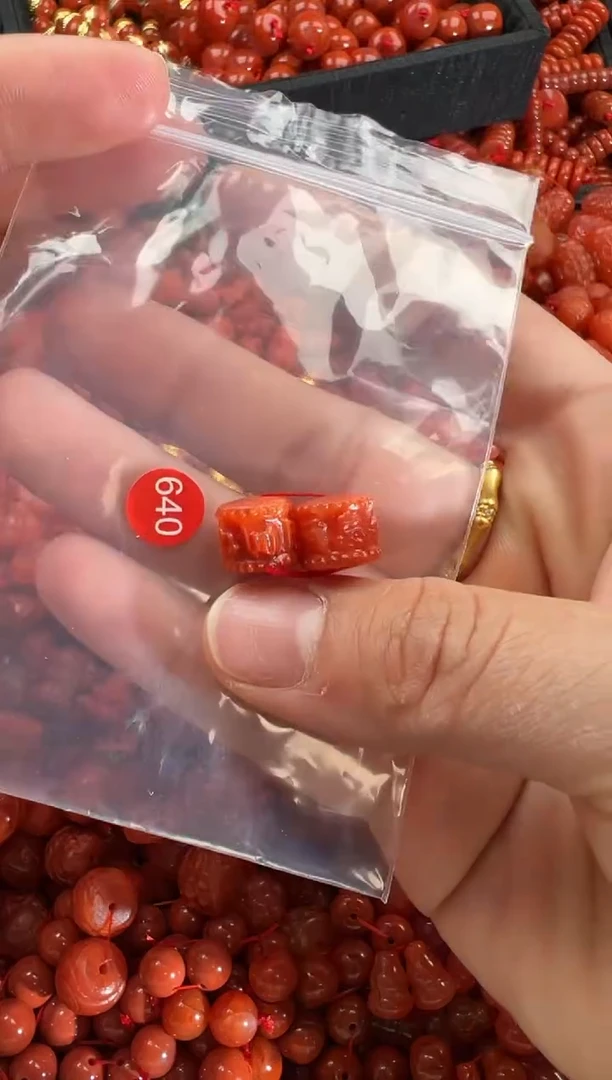 【闪购商品】南红玛瑙颈饰未镶嵌1