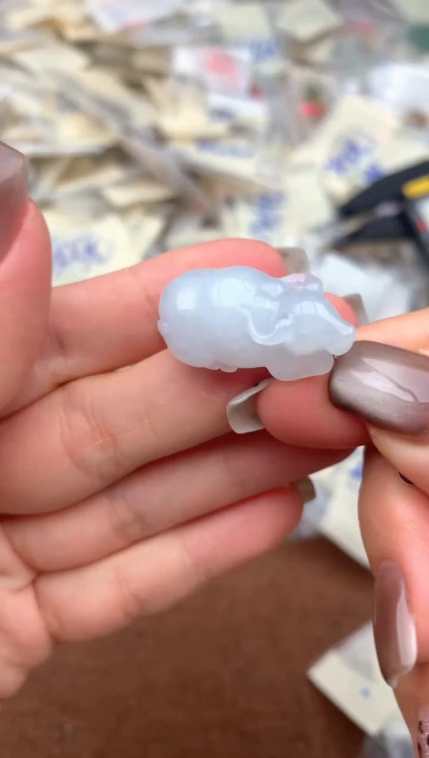 未镶嵌挂件翡翠—