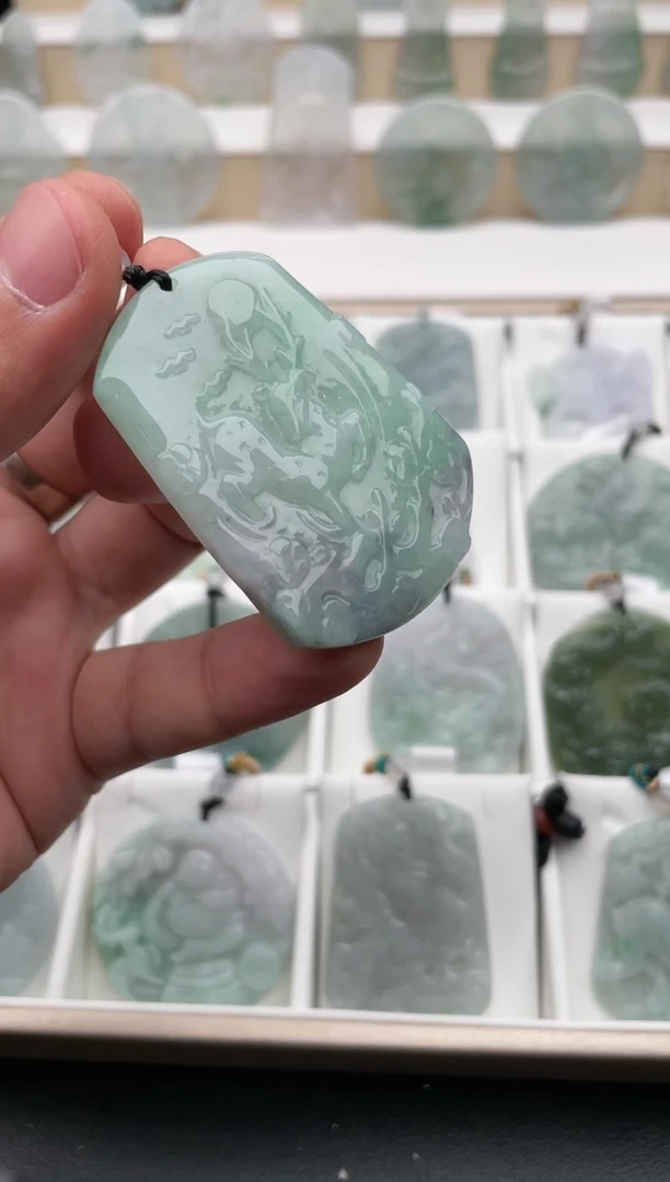 翡翠未镶嵌颈饰..../5/10/  189