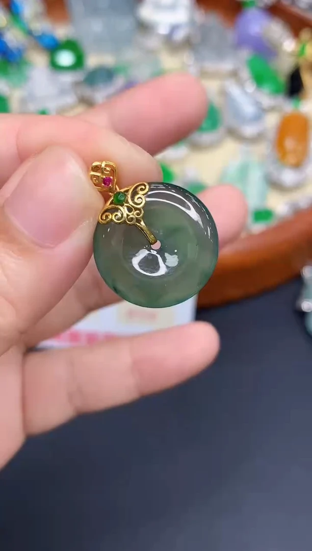 颈饰18K金镶嵌翡翠324-中国好珍宝