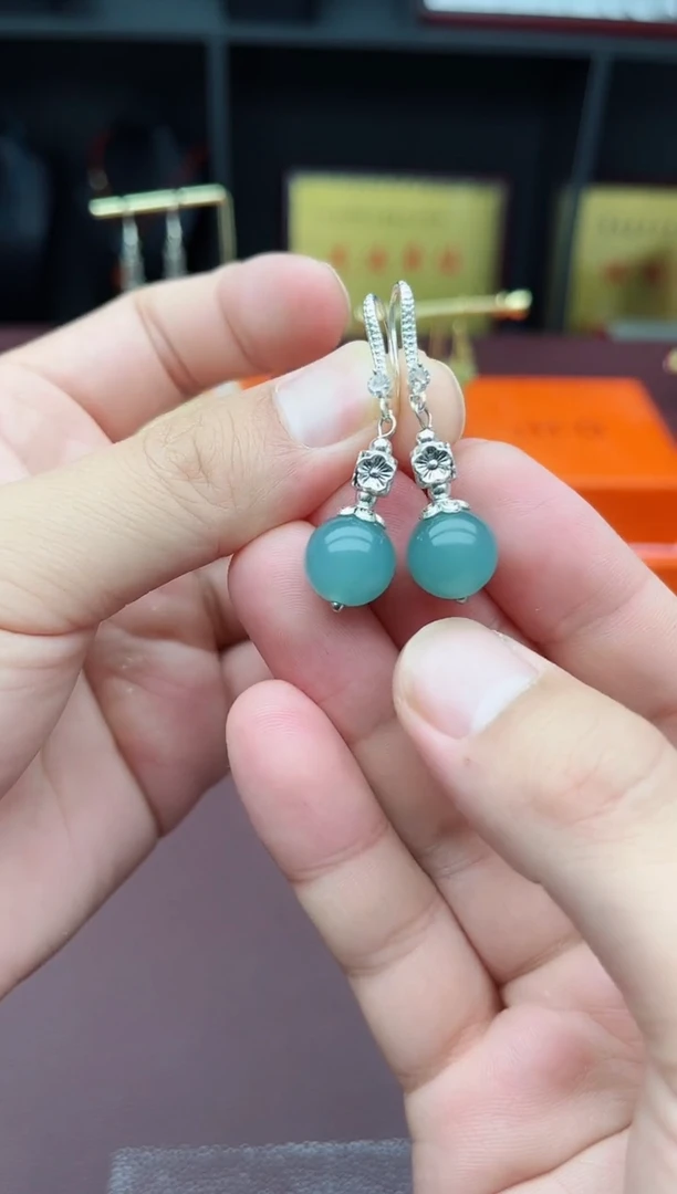 石英质玉（天山翠）未镶嵌耳饰435000