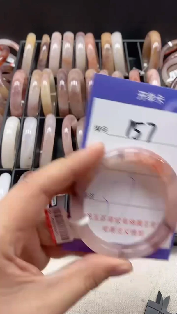 【闪购商品】石英质玉手镯未镶嵌157