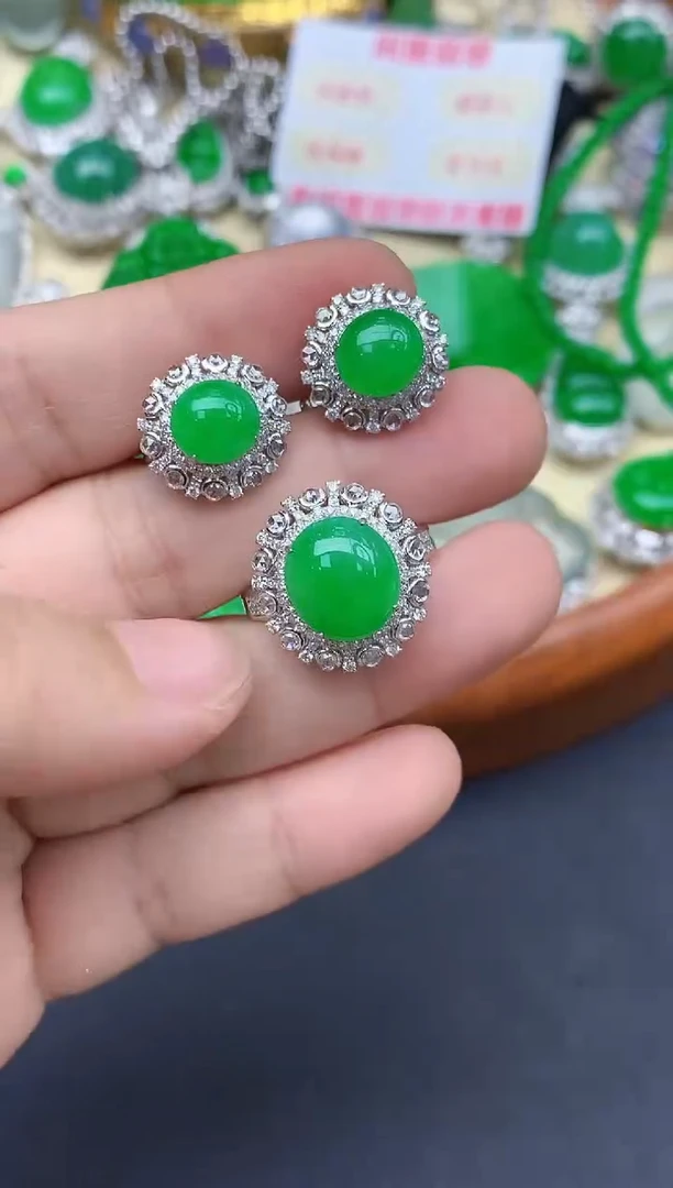 吊坠(不含链)18K金镶嵌翡翠J****～686--中国好珍宝