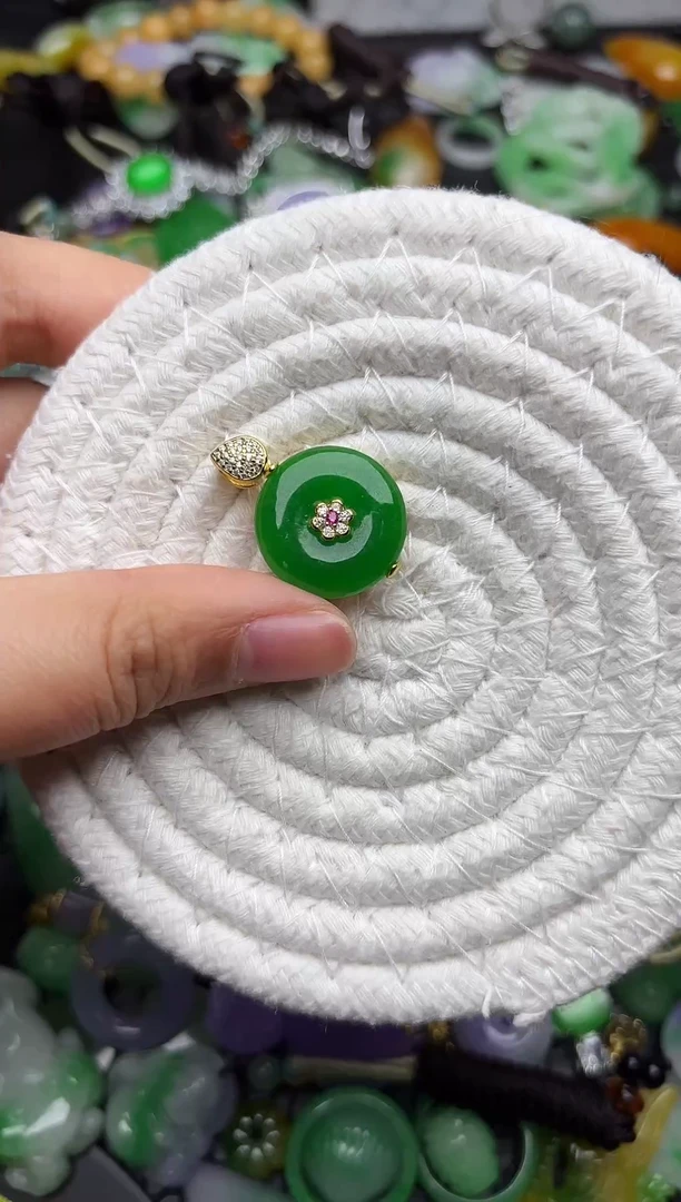 颈饰未镶嵌翡翠缅甸翡翠吊坠