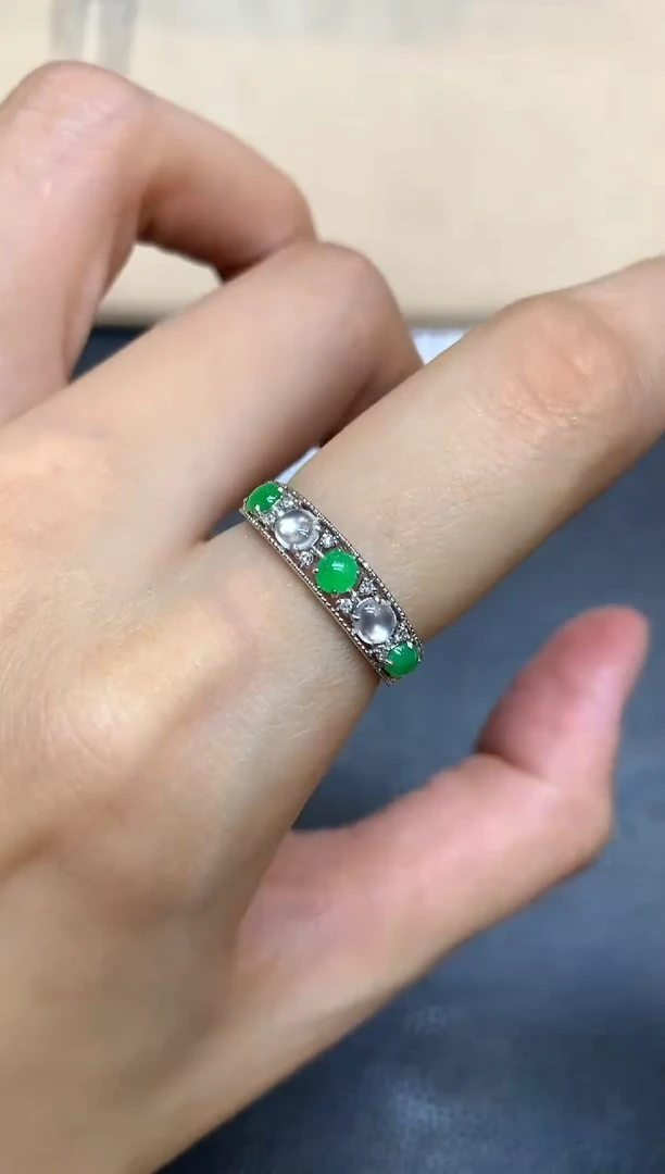 18K金镶嵌戒指翡翠蛋面【无服务费【24小时鉴赏期】